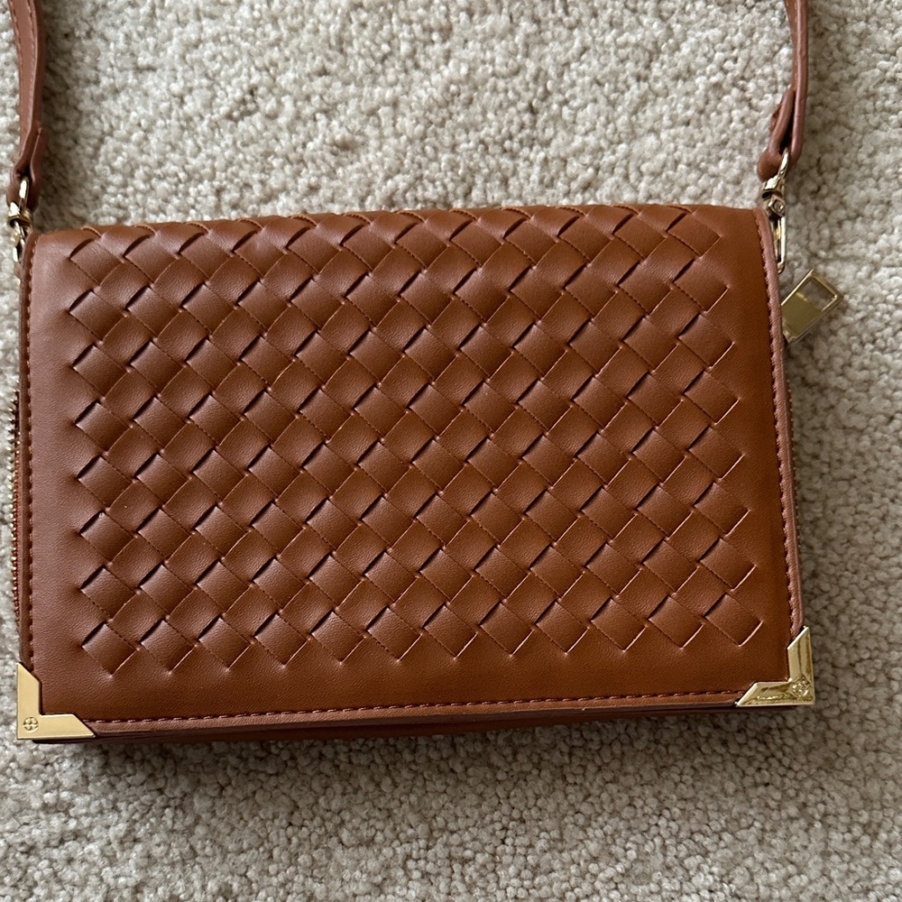 Elegant Brown Woven Leather Shoulder Bag